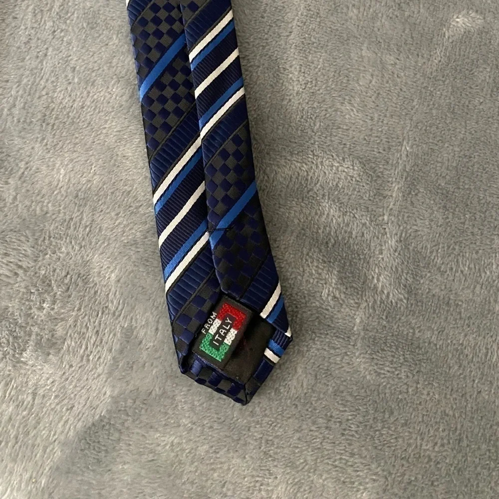 Men’s Tie 100%‎ Micro-Fiber Brand Q